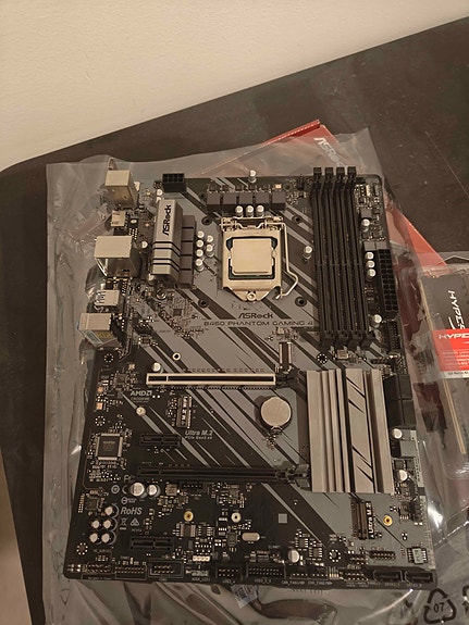 ASRock B460 Phantom Gaming 4 + i5 10400F + 8GB DDR4 | Tori