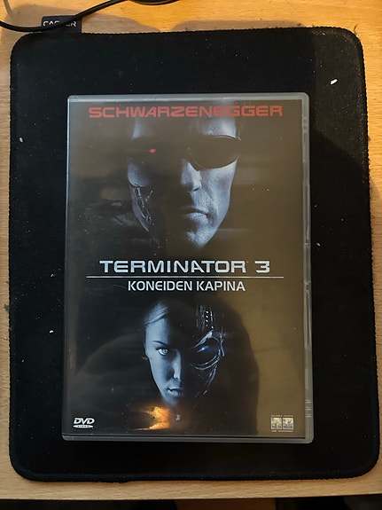Arnold Schwarzenegger: "Terminator 3 - Koneiden kapina", DVD-elokuva