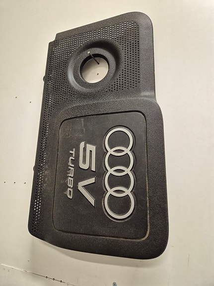 Audi TT, moottorinsuoja