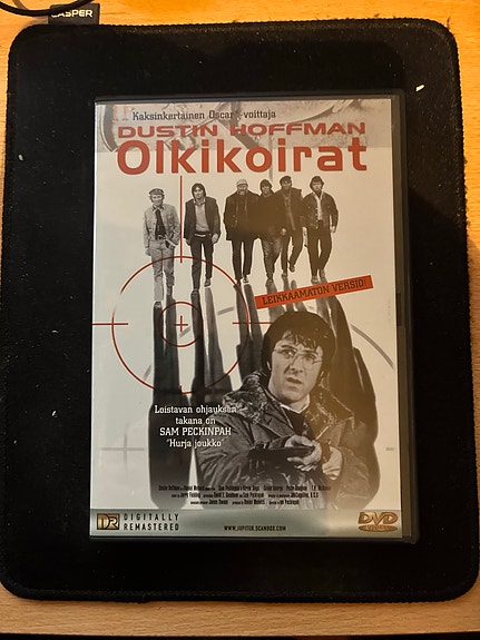 Sam Peckinpah, Dustin Hoffman: "Olkikoirat - Strawdogs", DVD-elokuva
