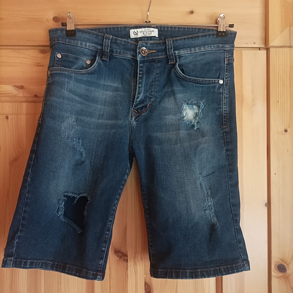 Abercrombie & Fitch farkkusortsit