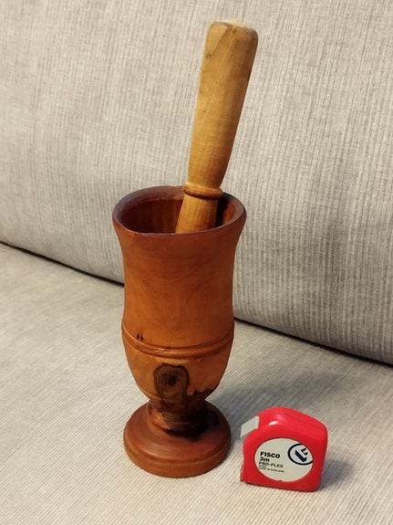 Vanha puinen mortteli