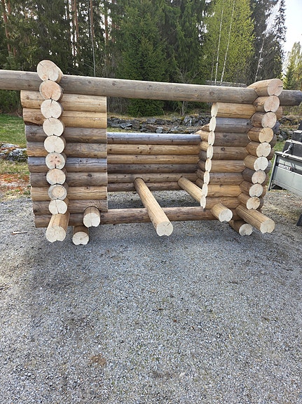 Laavu hirsikehikko