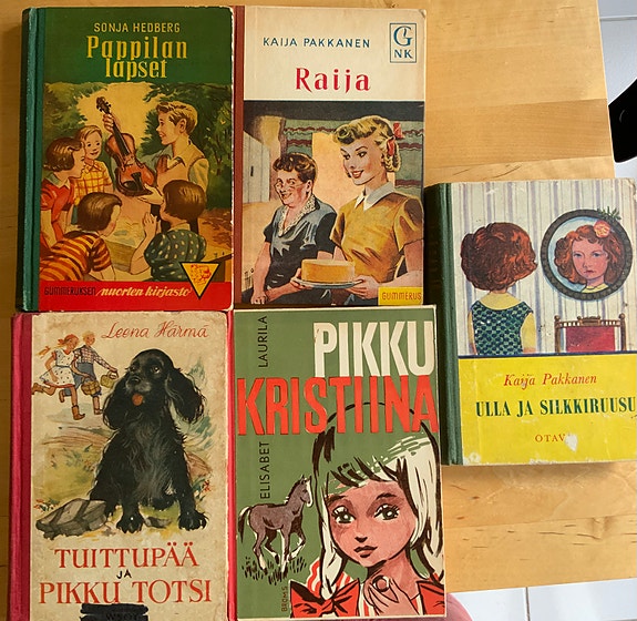 Annetaan vanhoja lastenkirjoja 5 kpl