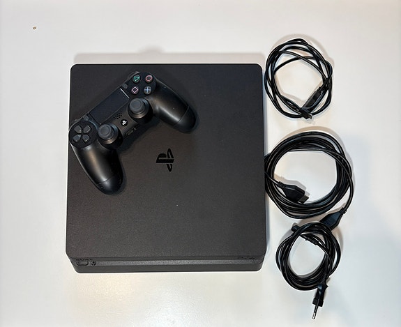 Playstation 4 slim + ohjain