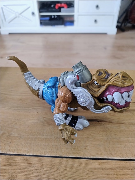 1996 Extreme Dinosaurus T-Bone
