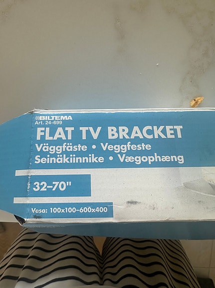 Flat TV bracket