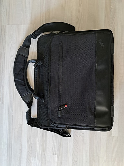 Thinkpad tietokonelaukku