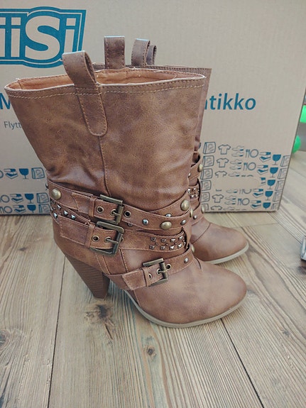 Nilkkurit 39
