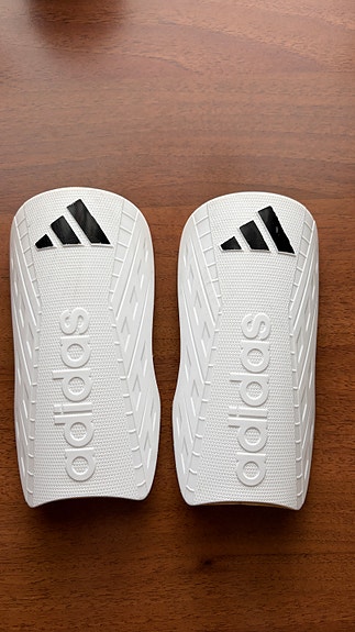 Adidas säärisuojat 16cm