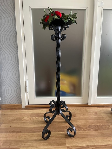 Takorautainen kynttilänjalka