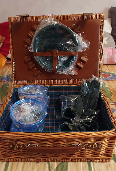 &Tradition picnic-kori astiastolla