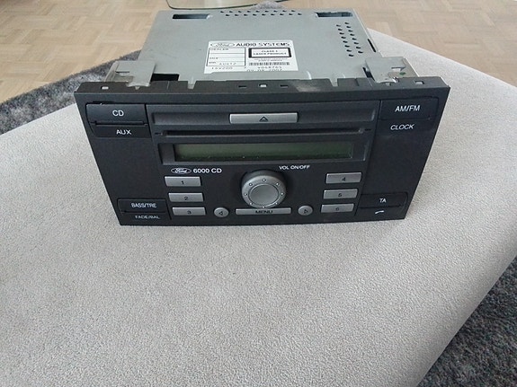 Myydään autoradio, Ford 6000 CD