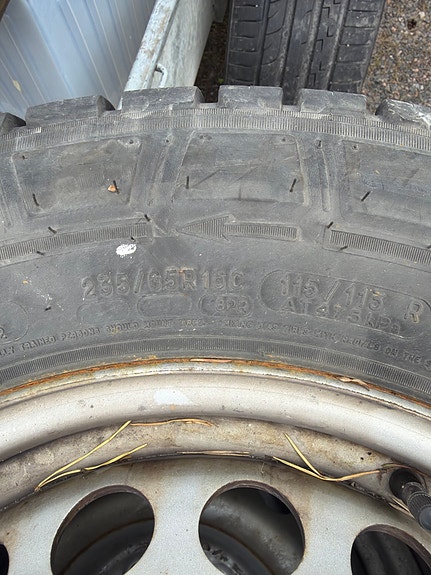 Mercedes Benz sprintterin renkaat/vanteet