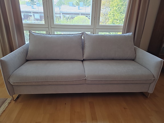 Pohjanmaan Chic -sohva vaaleanharmaa