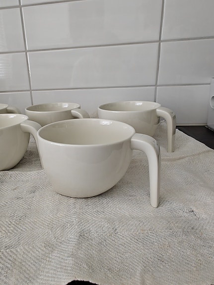 Iittala Ego mukit 0.4l ja lautaset 19cm 6kpl