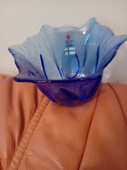 Sininen kissankello lasikulho suomalainen design