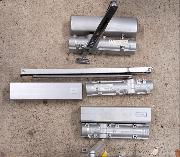 Abloy ovipumppuja