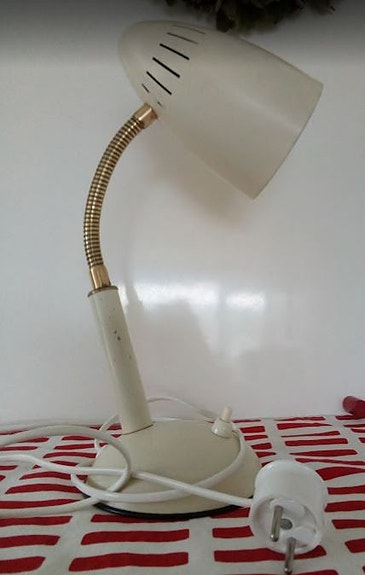 Pöytävalaisin vintage  , puoliantiikkia "ARIS"
