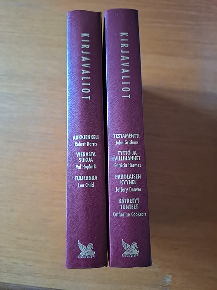 2kpl Kirjavaliot kokoelmakirjoja