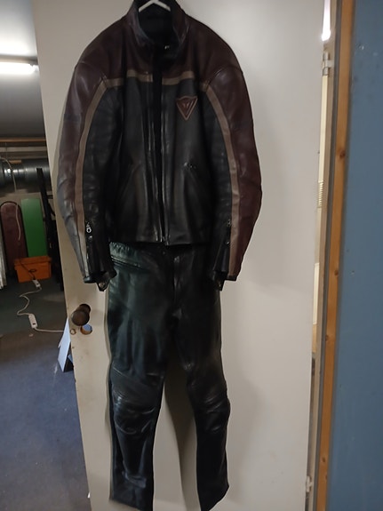 Dainese ajopuku