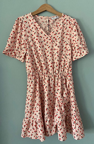 Kietaisu tyylinen mekko