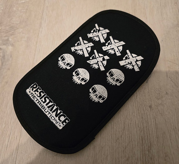 PSP konsolin suojatasku: Resistance teemalla