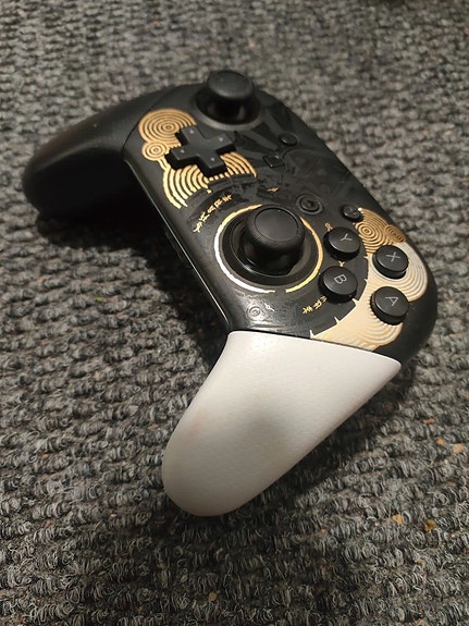 Nintendo Switch Pro Controller Zelda edition