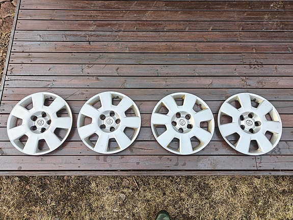 Toyota pölykapselit 16"