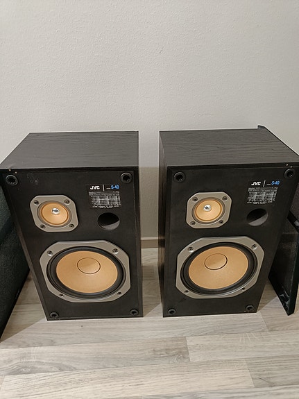 JVC kaiuttimet 80-luvulta.