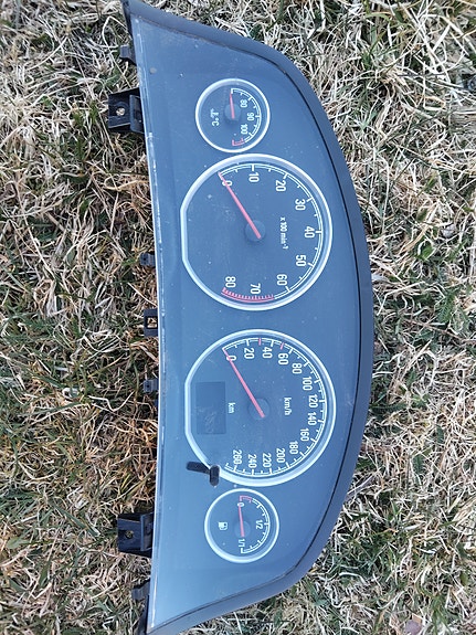 Opel Vectra C mittaristo