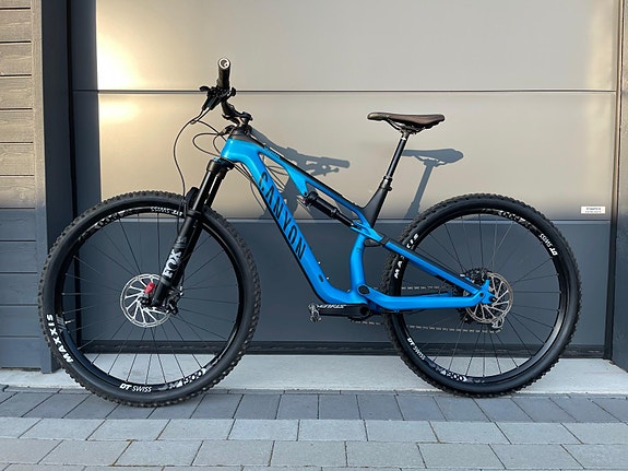 Canyon Neuron hiilikuiturunkoinen, täysjousitettu maastopyörä 29" runko M unisex