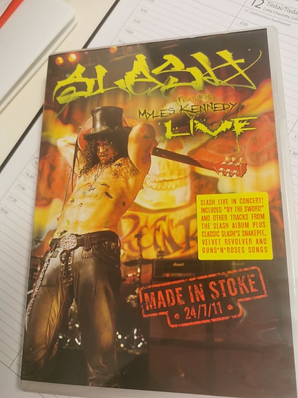Slash feat. Myles Kennedy – Live Made in Stoke 24/7/11 DVD