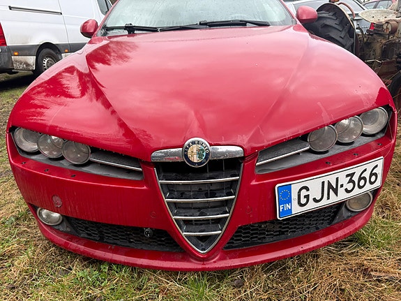 Alfa Romeo 159 Myydään osina