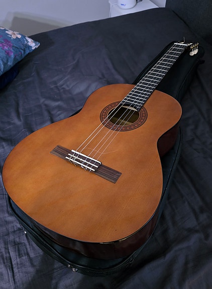 Akustinen kitara Yamaha C-40