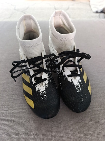 Adidas Predator nappikset