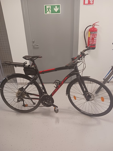 Hybrid polkupyörä Felt QT85