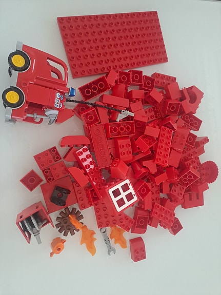 LEGO Duplo paloauto ja palikat