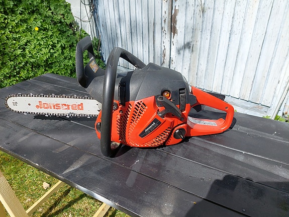 Jonsered CS 2245 moottorisaha