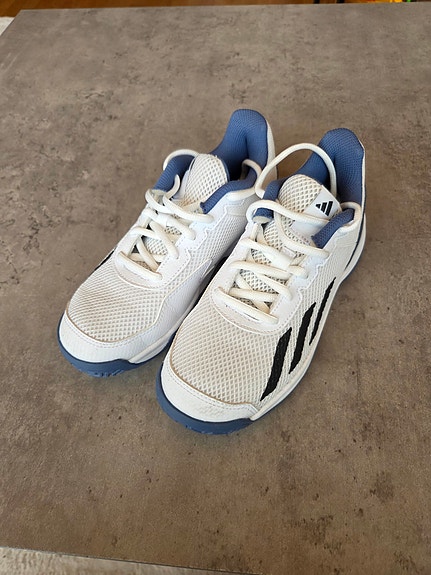 Adidas sisäpelikengät 34