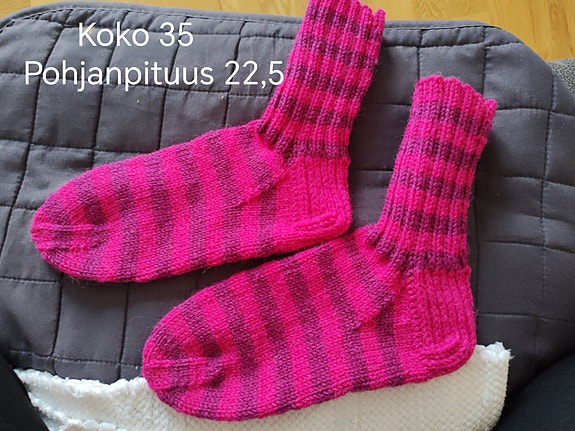 Uudet villasukat koko 35