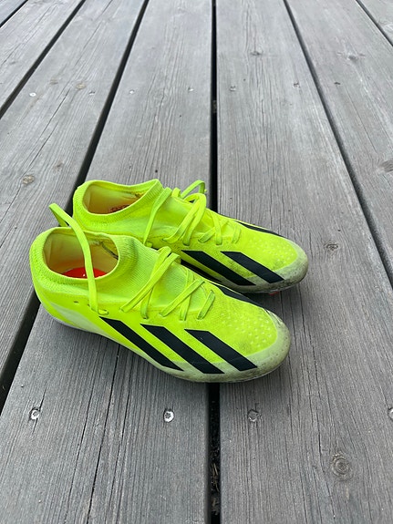 Adidas X Crazyfast jalkapallokengät neonkeltaiset