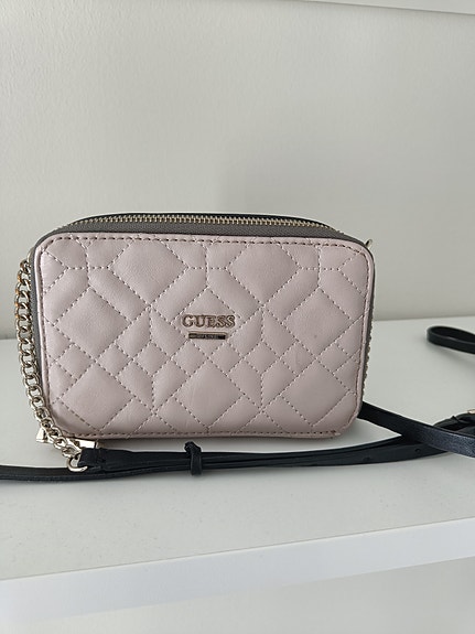 GUESS crossbody laukku