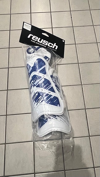 Reusch jalkapallo säärisuojat L valko-sininen