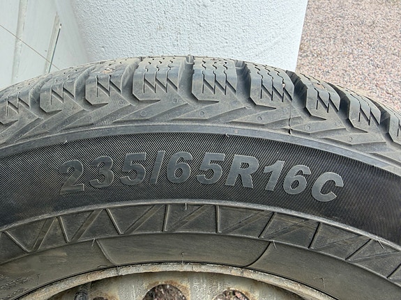 Talvi renkaat vanteilla