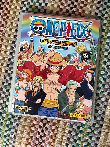One Piece Epic Journey keräilykansio ja 100 kortteja