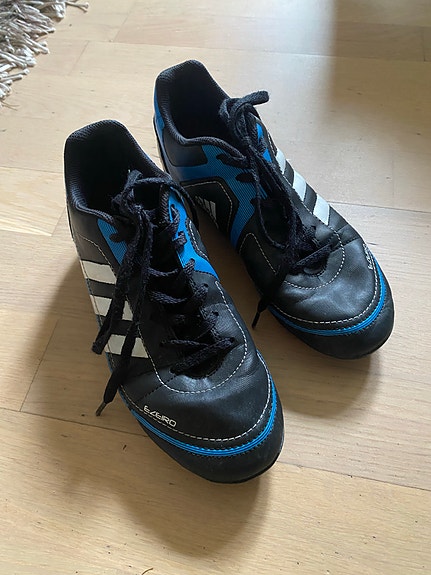 Adidas nappikset 36