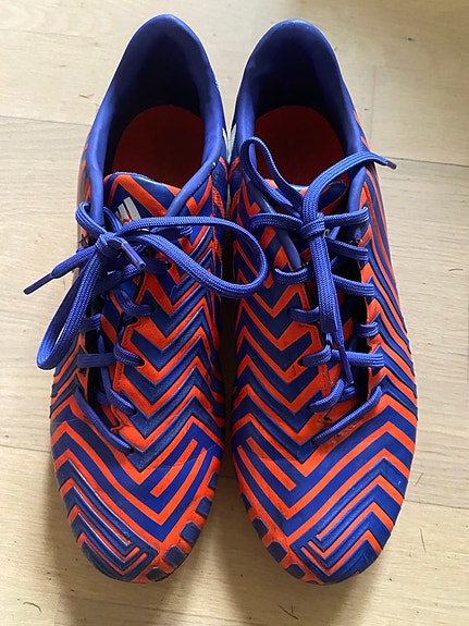 Adidas Predator nappikset 40
