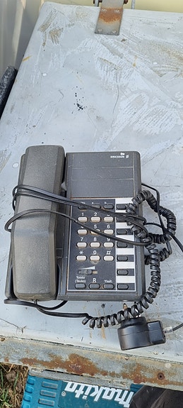 vanha ericsson lankapuhelin