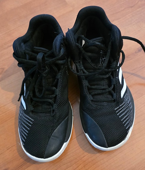 Adidas koripallokengät koko 37